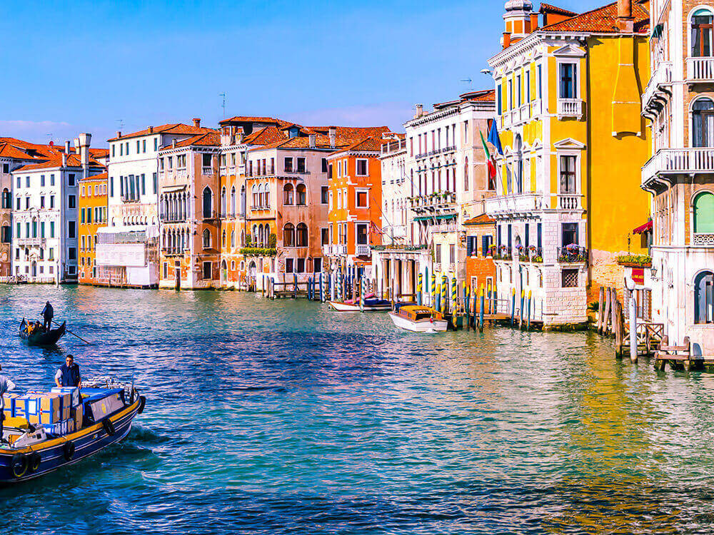 Slippery Glass on Venice Bridge Creates Multiple Injuries - View of Venice